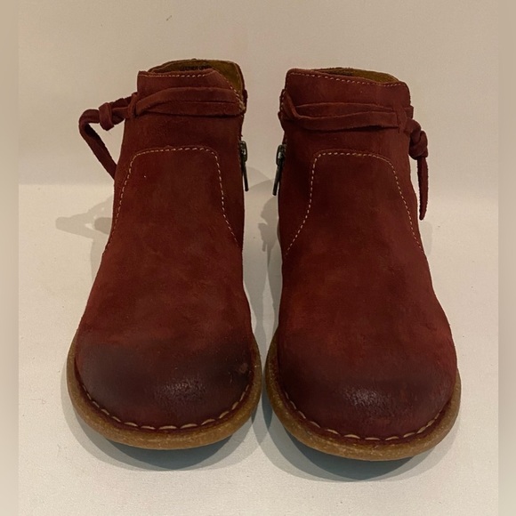 NEW BORN Women's Wynter Dark Red Distressed Side-Zip Ankle Boots Size 6.5M - Picture 5 of 11